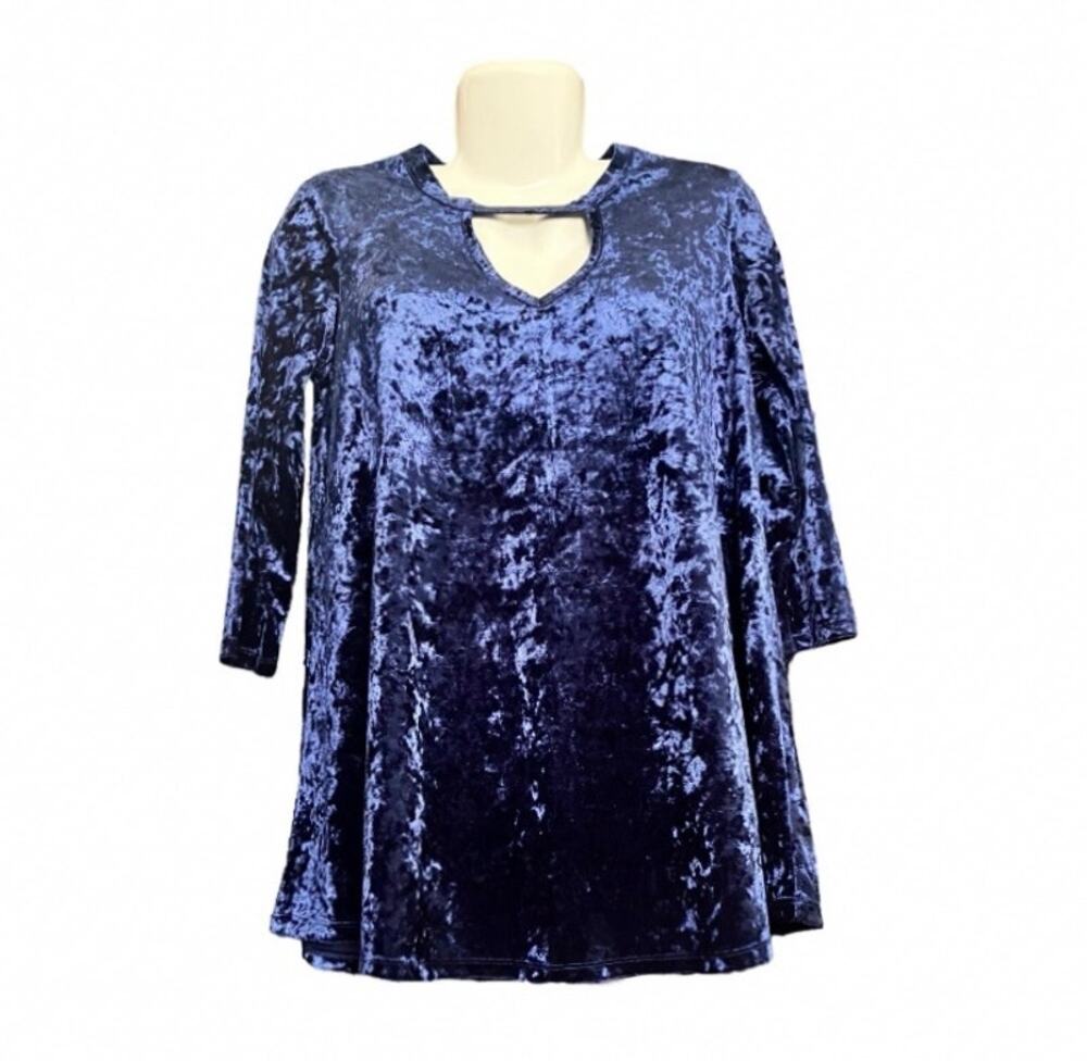 Bobeau Women's Navy Crushed Velvet 3/4 Sleeve Keyhole Neck Blouse | Size M